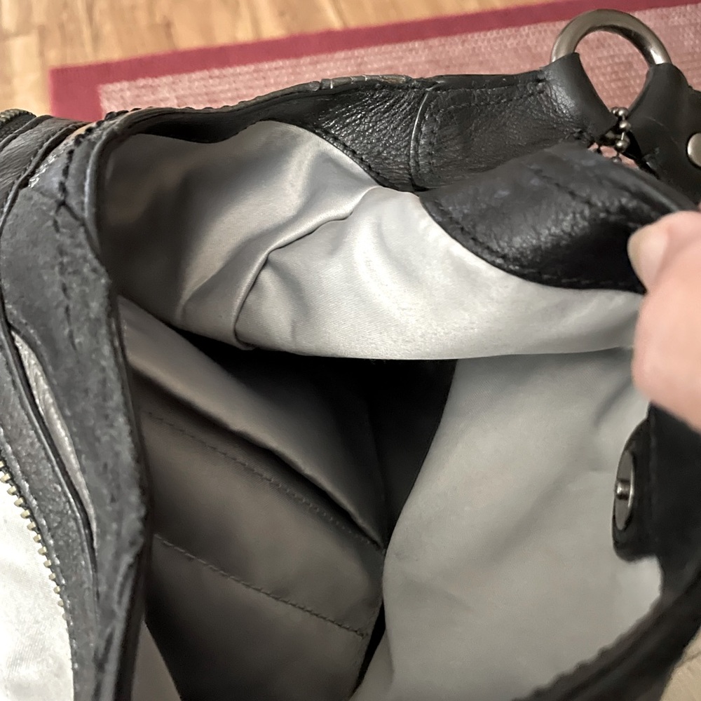AUTHENTIC & GENUINE BLACK LEATHER COACH PURSE